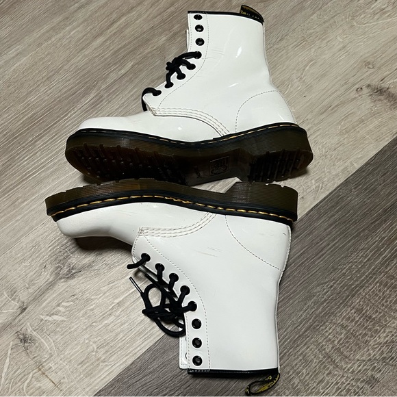 Dr. Martens 1460 Women's Patent Leather Lace Up Boots White Size 6 - Picture 11 of 15